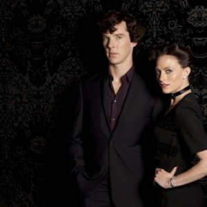 Sherlock: Benedict Cumberbatch e Lara Pulver posano per l'episodio A Scandal in Belgravia