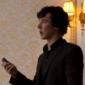 Sherlock: Benedict Cumberbatch in un momento dell'episodio A Scandal in Belgravia