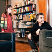 Dictado: il regista Antonio Chavarrías insieme alla piccola Mágica Pérez sul set del film