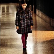 Dictado: la piccola Mágica Pérez protagonista del film in una scena