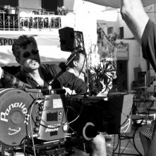 Il regista Paolo Genovese sul set del suo film Immaturi - Il viaggio