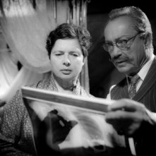 Isabella Rossellini e Udo Kier in una scena del thriller drammatico Keyhole