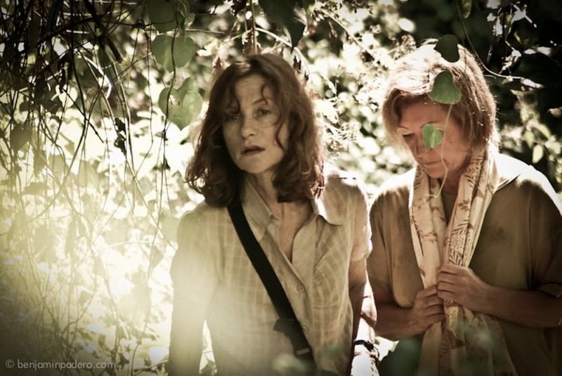 Isabelle Huppert In Una Drammatica Scena Del Film Captive Insieme A Kathy Mulville 227729