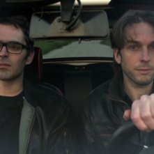 Luca Ragazzi e Gustav Hofer in the road in una scena di Italy: Love It, or Leave It