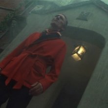 Peter Cushing in una sequenza de La casa che grondava sangue