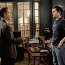 Pretty Little Liars: Chad Lowe ed Ian Harding nell'episodio A Hot Piece of A