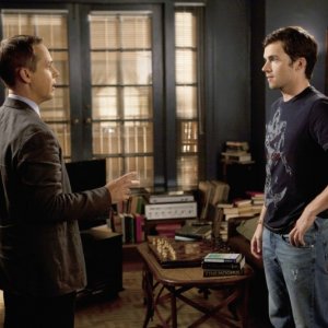 Pretty Little Liars: Chad Lowe ed Ian Harding nell'episodio A Hot Piece of A