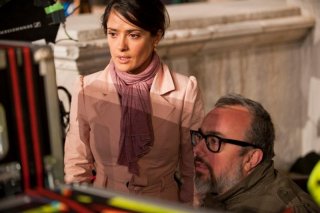 Salma Hayek insieme ad Alex de la Iglesia sul set de La chispa de la vida