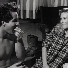 Timothy Bottoms e Cloris Leachman in un'immagine intima de L'ultimo spettacolo