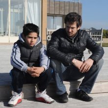 Guillame Canet in  Une vie meilleure con il piccolo Slimane Khettabi