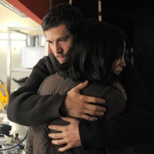 Leïla Bekhti e Guillame Canet in Une vie meilleure: una scena del film