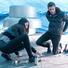 40 carati: Jamie Bell in una scena del film prepara il suo piano di rapina insieme a Genesis Rodriguez