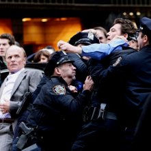 40 carati: Sam Worthington insieme a Ed Harris in una concitata scena del film