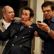 Carlo Verdone, Marco Giallini e Pierfrancesco Favino in una scena di Posti in piedi in Paradiso