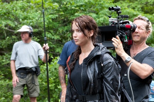 Jennifer Lawrence E La Crew Sul Set Open Air Di The Hunger Games 228018