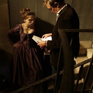 Léa Seydoux insieme al regista Benoît Jacquot sul sel film Les adieux à la reine