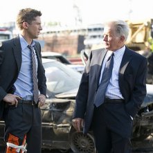 Martin Sheen insieme a Topher Grace in una scena del film The Double