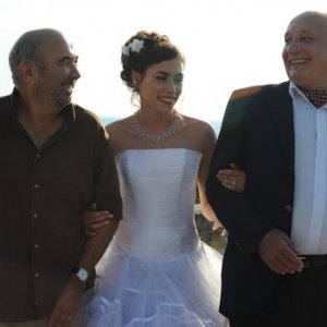 Olivia Ruiz tra François Berléand e Gérard Jugnot in Un jour mon père viendra