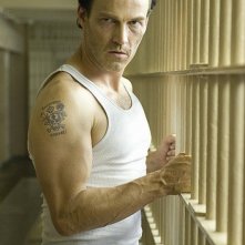 Stephen Moyer in una scena del thriller The Double