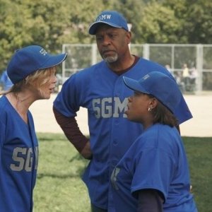 Grey's Anatomy: Ellen Pompeo, Chandra Wilson e James Pickens nell'episodio Put Me in, Coach