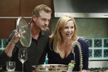 Grey's Anatomy: Jessica Capshaw ed Eric Dane in una scena dell'episodio Poker Face