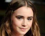 Lily Collins nel remake de La casa