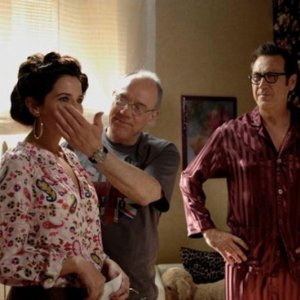 Marco Giallini, Carlo Verdone e Valentina D'agostino provano una scena sul set di Posti in piedi in Paradiso