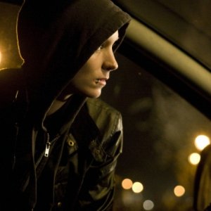 Millennium - Uomini che odiano le donne: Rooney Mara è la misteriosa Lisbeth Salander in una scena del film