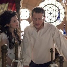 C Era Una Volta Ginnifer Goodwin E Josh Dallas In Una Scena Del Pilot 228437