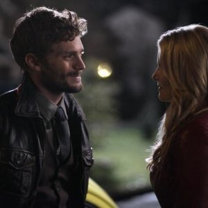 C'era una volta: Jamie Dornan e Jennifer Morrison in una scena del pilot