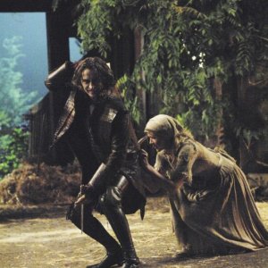 C'era una volta: Jessy Schram e Robert Carlyle nell'episodio The Price of Gold