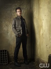 The Secret Circle: Thomas Dekker in una nuova foto promozionale della serie