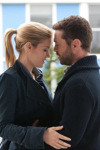 Haven: Emily Rose e Jason Priestley nell'episodio Roots