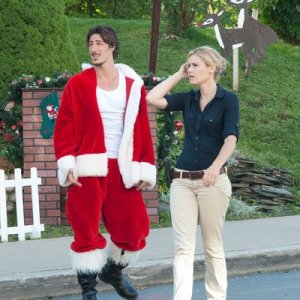 Haven: Emily Rose ed Eric Balfour in una scena dell'episodio Silent Night