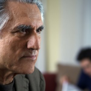 Lando Buzzanca in un primo piano nella fiction di Rai Uno, Il restauratore