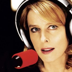 Karin Viard è una famosa personalità radiofonica in Parlez-moi de vous