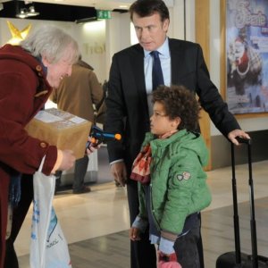 Mathis Touré, Franck Dubosc e Claude Rich nel film 10 jours en or