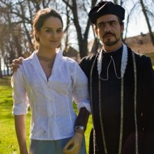 Noémie Merlant in L'orpheline avec en plus un bras en moins accanto a Fabrice Ilia Leroy