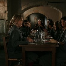 Noémie Merlant in L'orpheline avec en plus un bras en moins con Elodie Hachet e  Marie Marczak