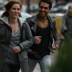 Elyas M'Barek nel film Offroad con Nora Tschirner