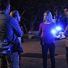 Hawaii Five-0: Alex O'Loughlin, Scott Caan, Grace Park e Lauren German nell'episodio Ka Iwi Kapu