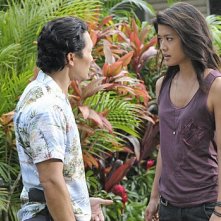 Hawaii Five-0: Daniel Dae Kim e Grace Park in una scena dell'episodio Mea Makamae