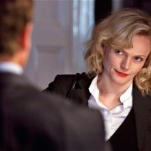 Maxine Peake in una scena della serie televisiva britannica Silk