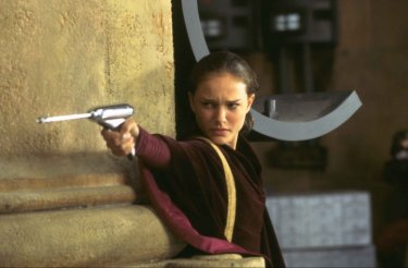 Natalie Portman nei panni della regina Amidala in una scena di Star Wars: Episode I - La minaccia fantasma 3D