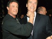Arnold Schwarzenegger e Sylvester Stallone insieme nella tomba
