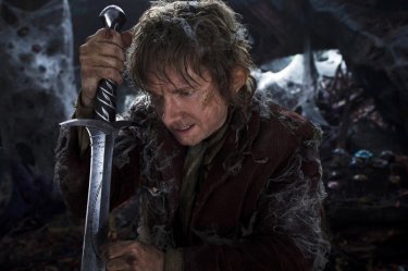 Bilbo avvolto dalle ragnatele in una scena di The Hobbit: An Unexpected Journey