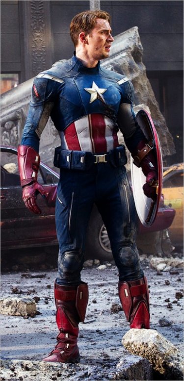 Chris Evan nei panni di Capitan America in una scena di The Avengers