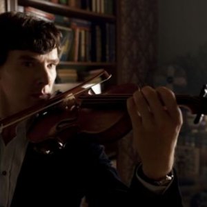 Benedict Cumberbatch suona il violino in The Reichembach Fall