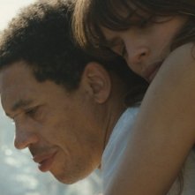 Maïwenn Le Besco in una scena del film Polisse insieme a Joey Starr