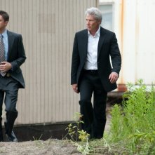 Richard Gere e Topher Grace in una scena del thriller poliziesco The Double